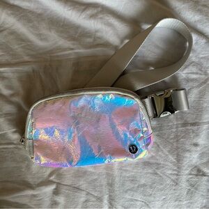 Lulu Everywhere Belt Bag 1L *Iridescent